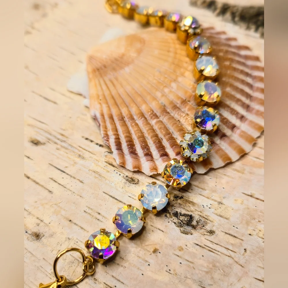 Sparkling White Crystal & Opal AB Flowers Bracelet In Classic 18K Gold Plated